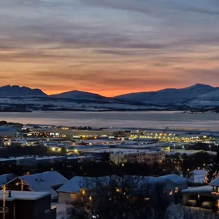 Leilighet Sentralt I Tromso Med Parkering, Egen Inngang Exterior photo